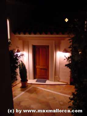 entrance door.jpg
